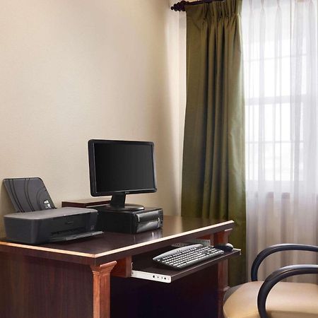 Country Inn & Suites By Radisson, Kearney, Ne Buitenkant foto
