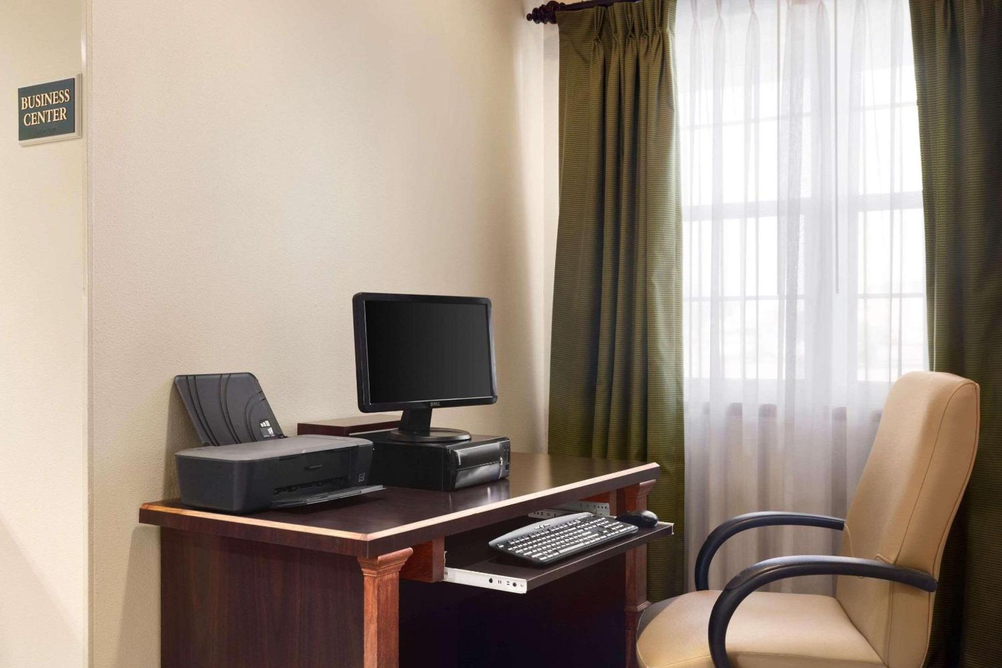 Country Inn & Suites By Radisson, Kearney, Ne Buitenkant foto